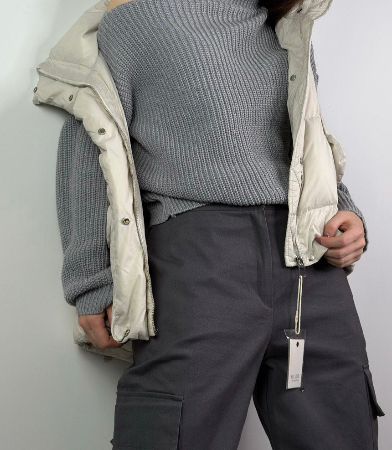 Pelēkas cargo bikses