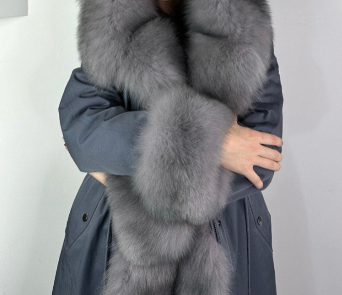 Parka Baltic Classic Gaiši zila ar Light graphite Artic kažokādu un Rex truša kažokādu sievietēm 105 cm