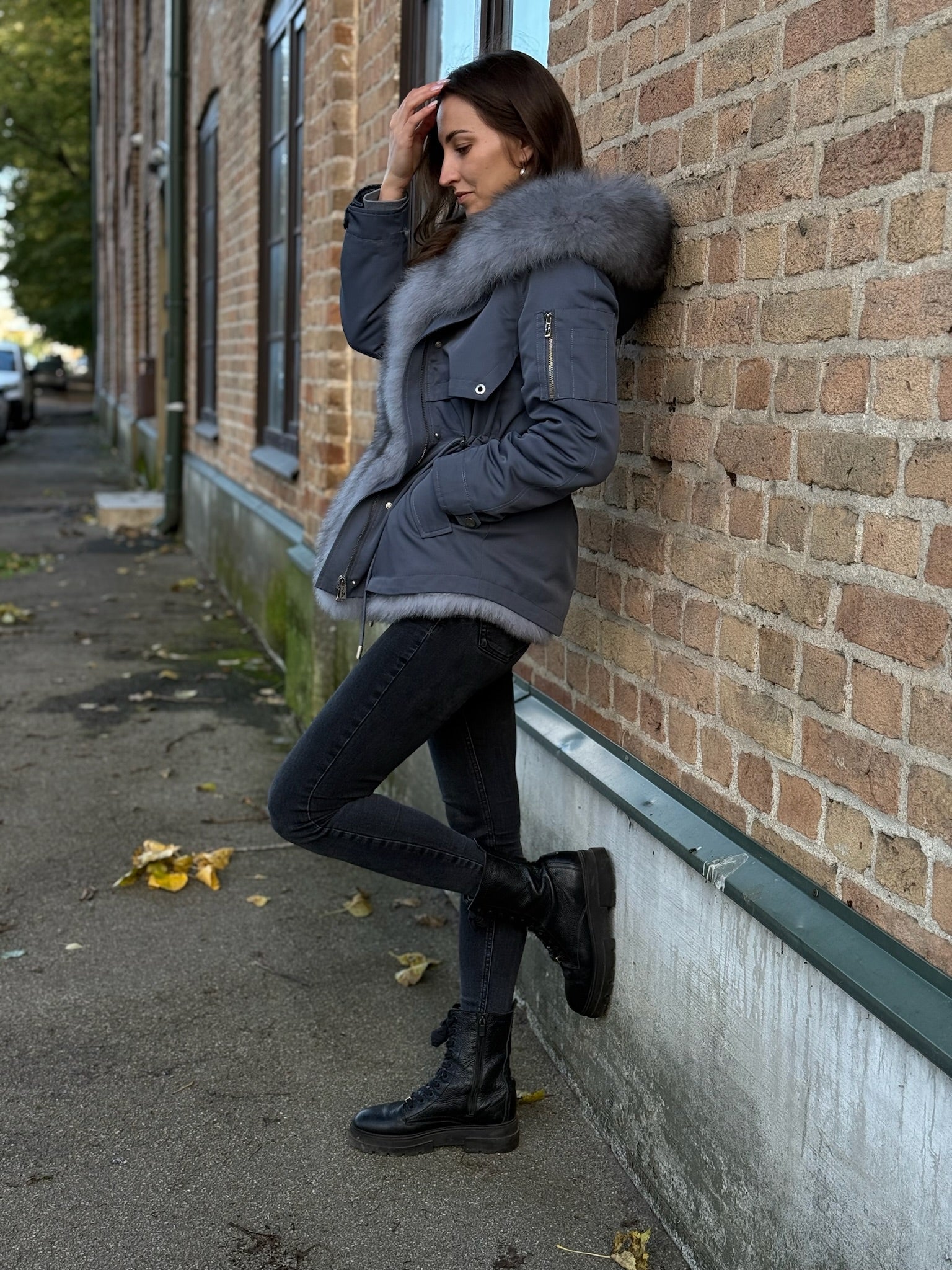 Parka Baltic XM zila - pelēka ar pelēku Artic kažokādu un oderi REX truša kažokāda sievietēm 70 cm