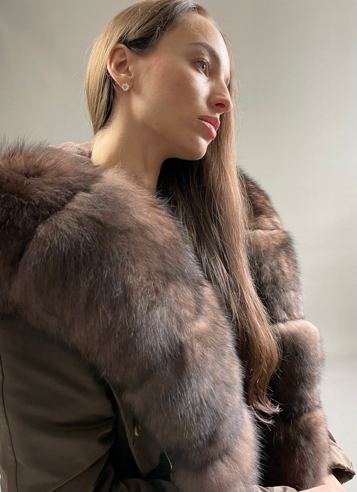 Parka LUX brūna ar brūnu Artic kažokādu un oderi Rex truša kažokādu sievietēm 103 cm