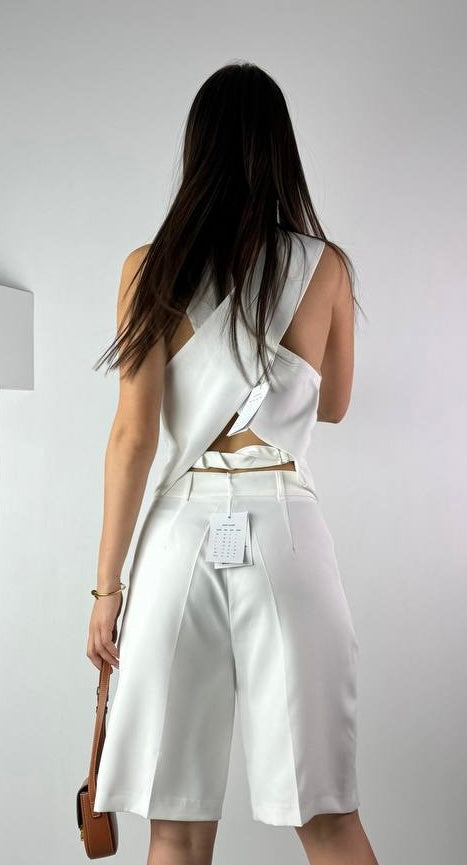 White bermuda shorts