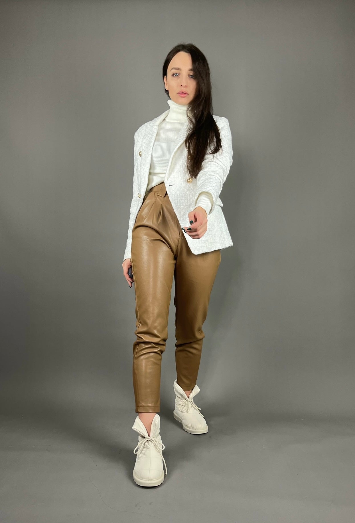 Brūnas eko ādas bikses ar jostu