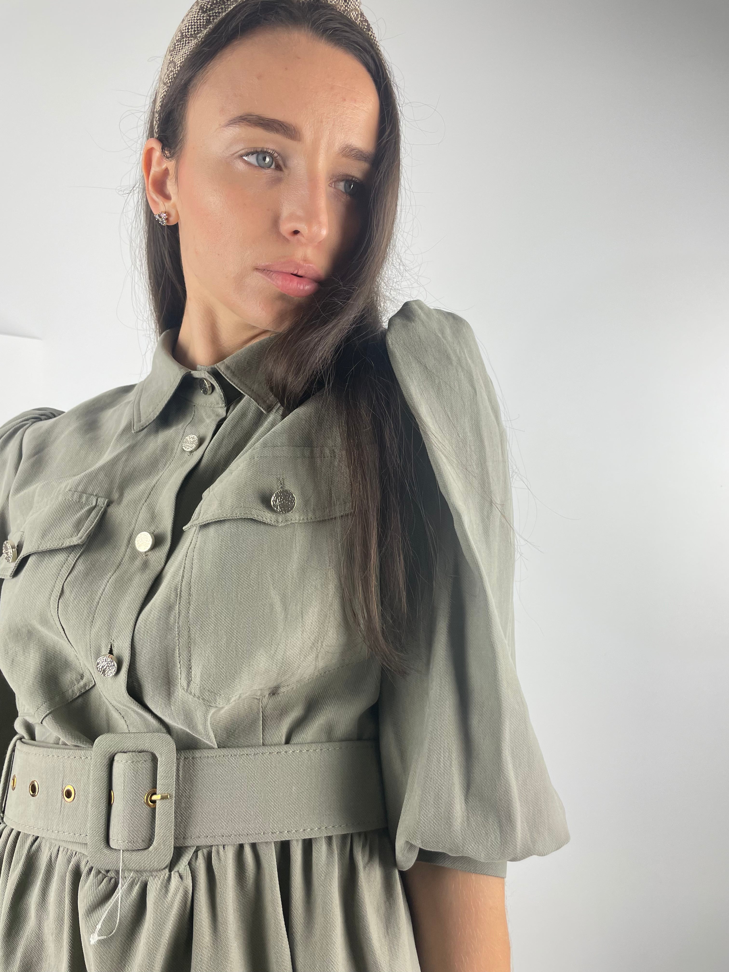 KHAKI KLEITA ar jostu