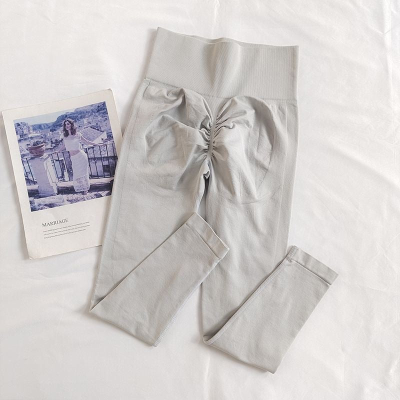 Scrunch legingi – veido, pacel un kustas