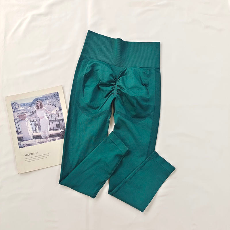 Scrunch legingi – veido, pacel un kustas