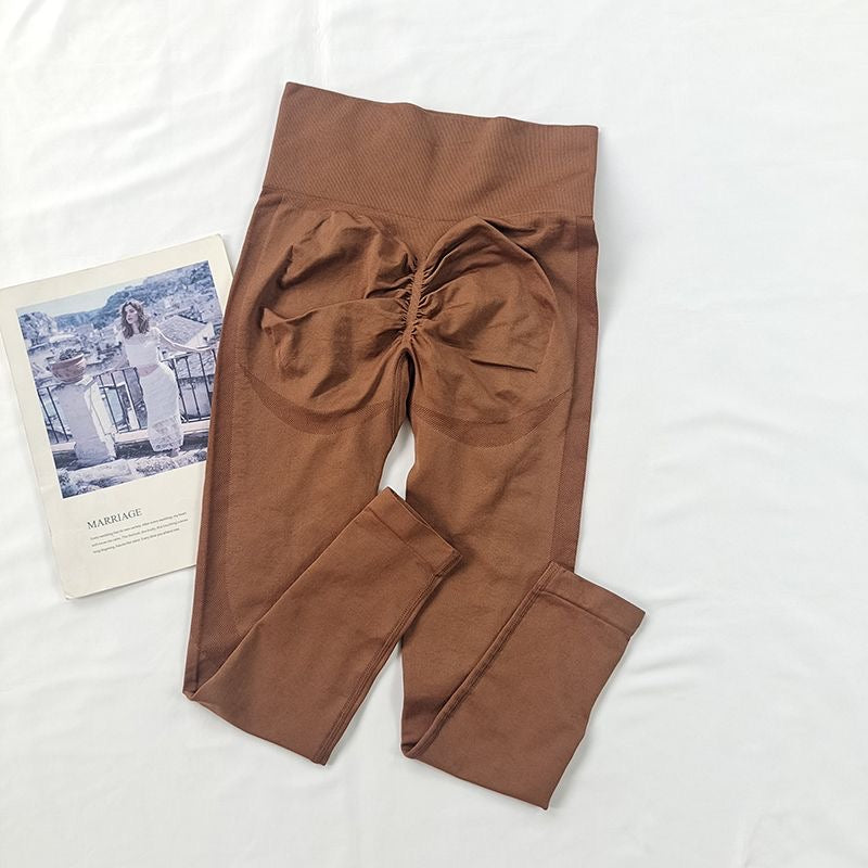 Scrunch legingi – veido, pacel un kustas