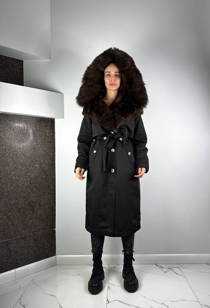 PARKA-TRENCH Baltic Black ar brūnu kažokādu un oderi Rex truša kažokāda sievietēm 110 cm
