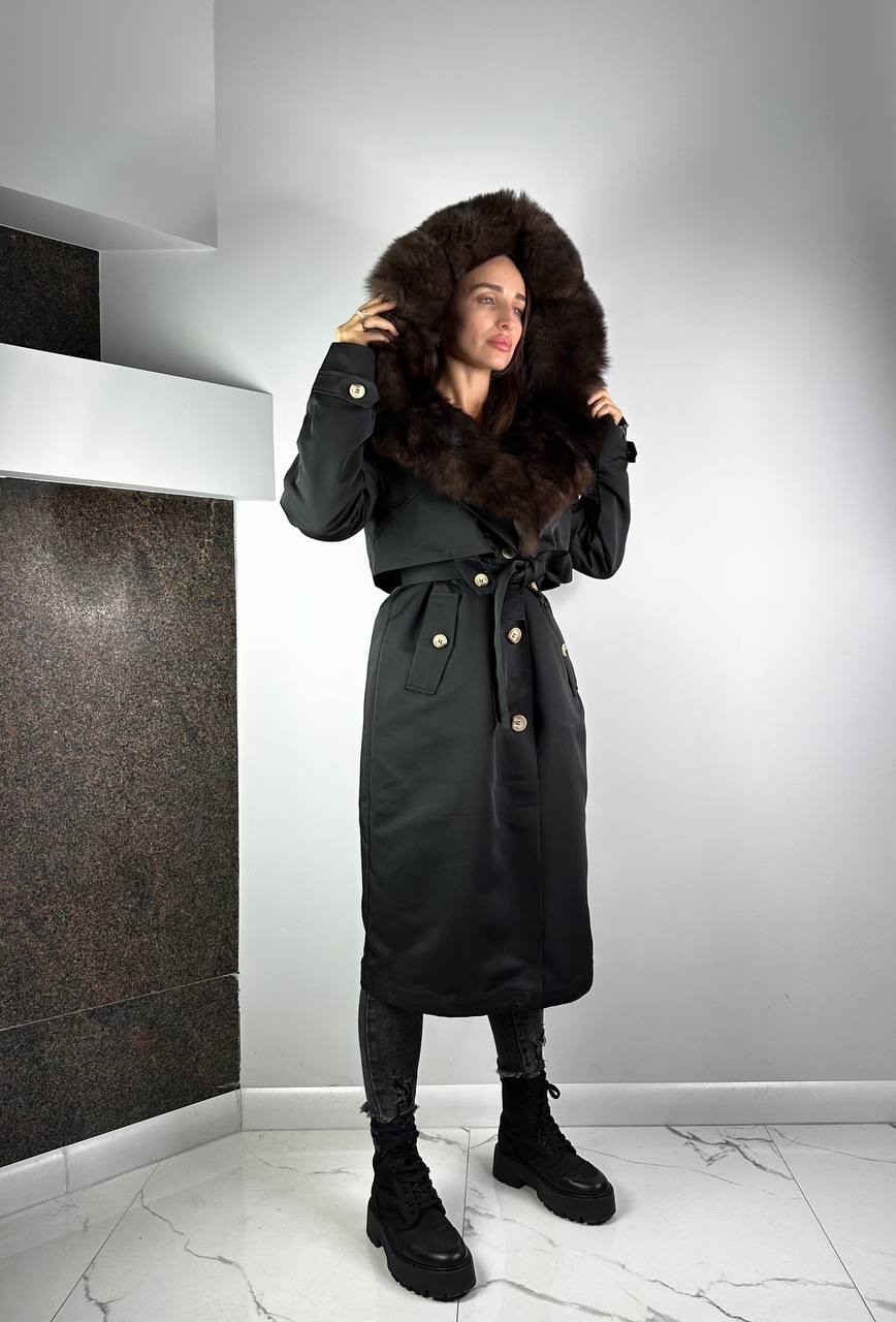 PARKA-TRENCH Baltic Black ar brūnu kažokādu un oderi Rex truša kažokāda sievietēm 110 cm