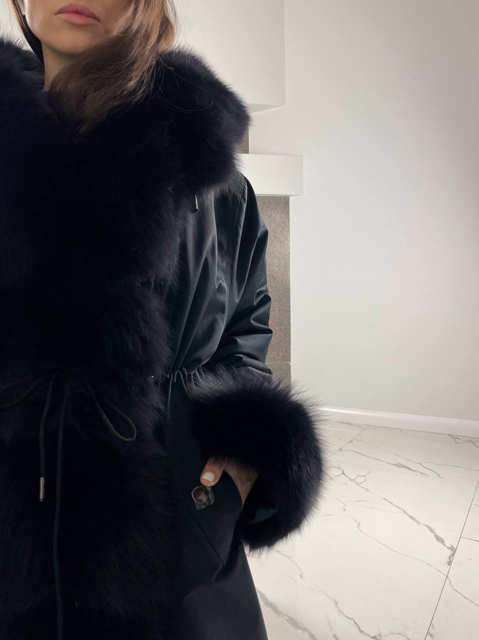 Parka Baltic Classic Dark Blue ar tumši grafīta artic kažokādu un oderi Rex kažokādas sievietēm 95 cm