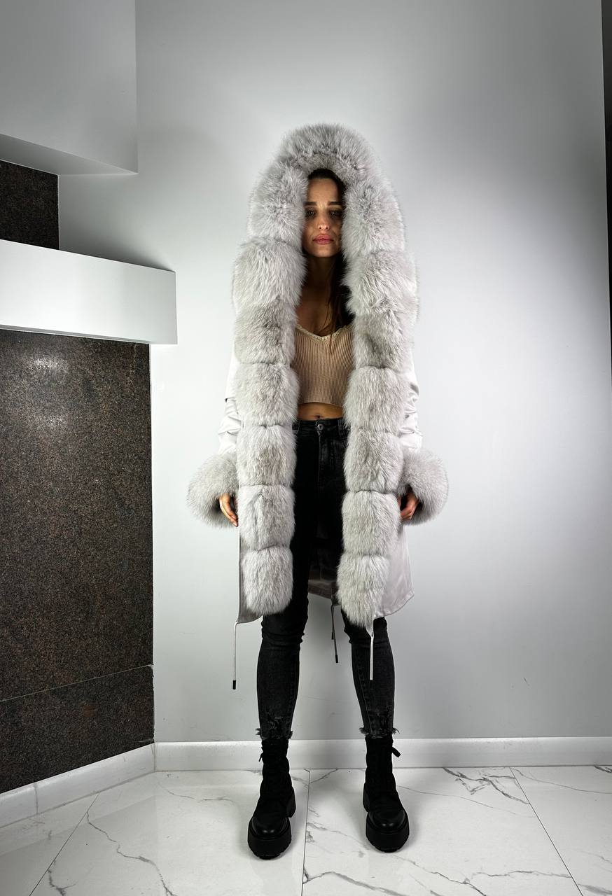 Parka Baltic Classic Gaiši pelēka ar Gaiši pelēka Artic kažokāda un odere Rex truša kažokāda sievietēm 95 cm