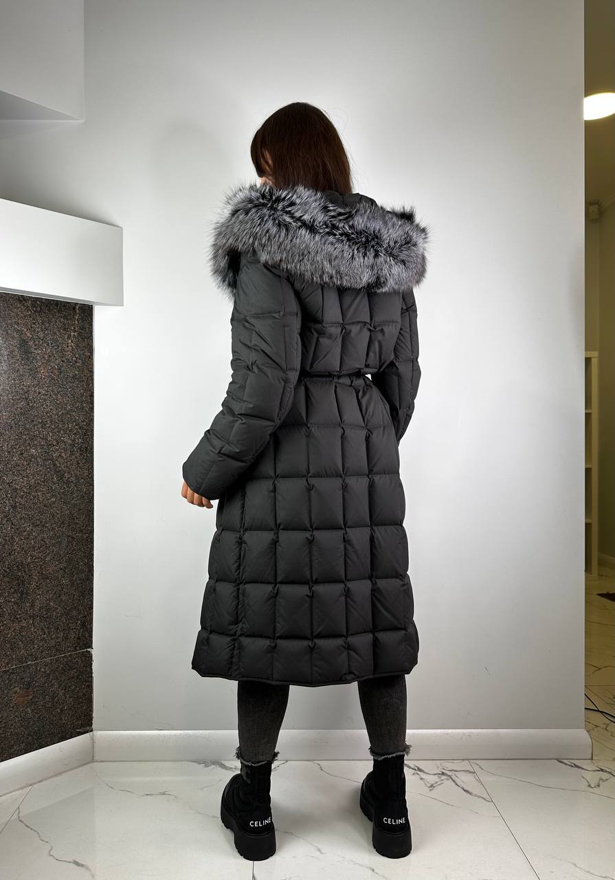 Dūnu jaka "Black Squares" ar sudraba lapsas kažokādu sievietēm "Baltic" 110 cm