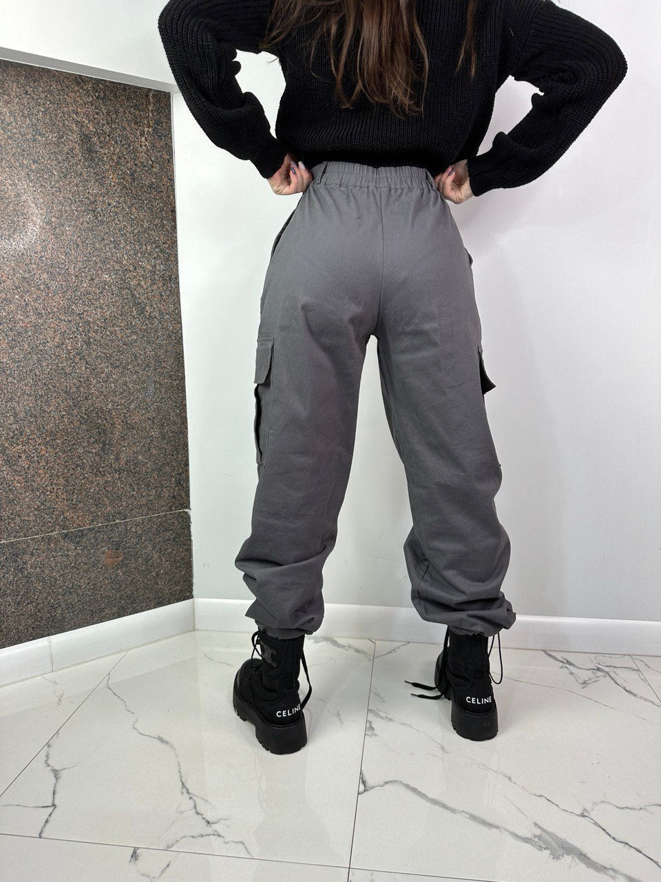 Pelēkas cargo bikses