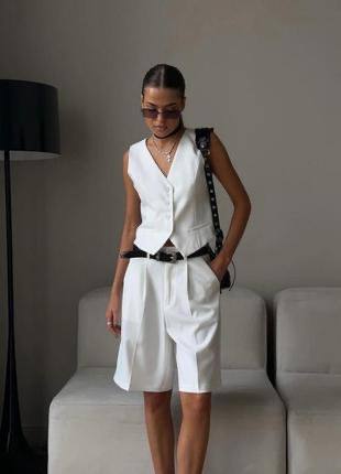 White bermuda shorts