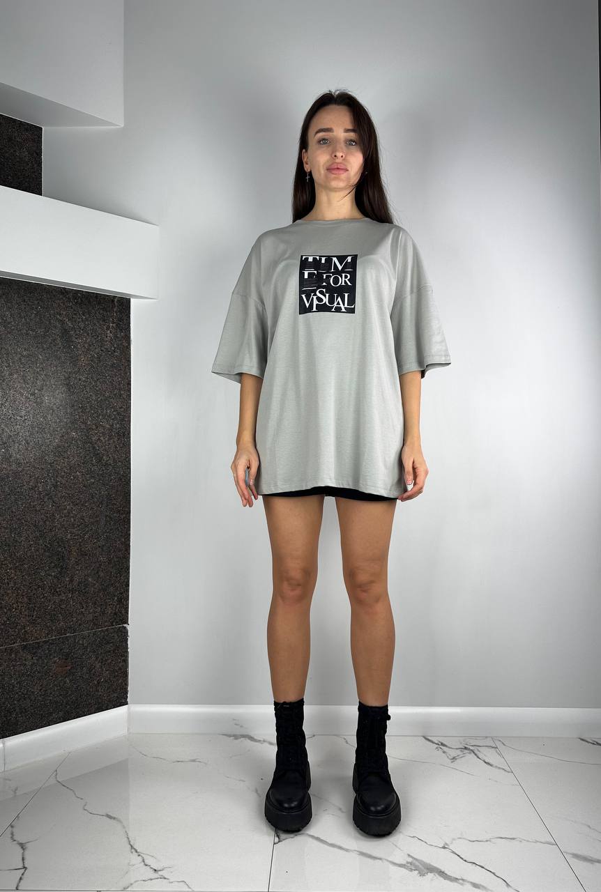 Gaiši pelēks T-krekls