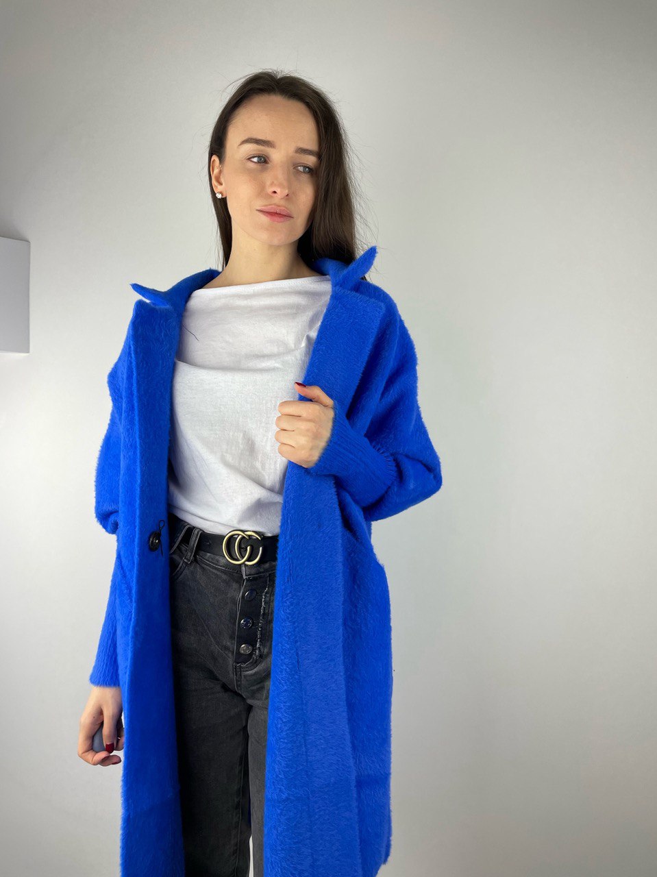 Dziļi zils alpakas kažoks