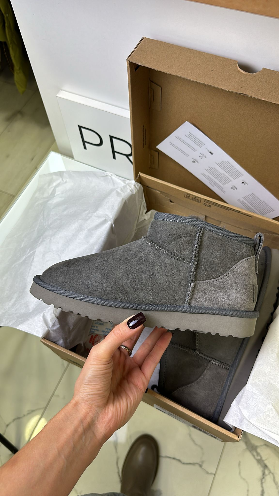 UNISEX UGG Classic Ultra Mini Boots grey