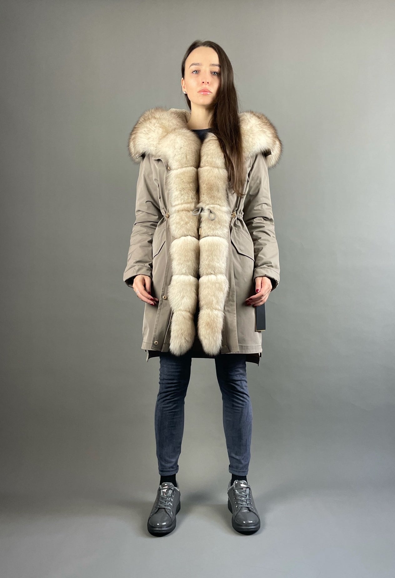 PARKA LUX kapučīno (12) ar balti dzeltenu kažokādu (M66) / Rex sievietēm 95 cm