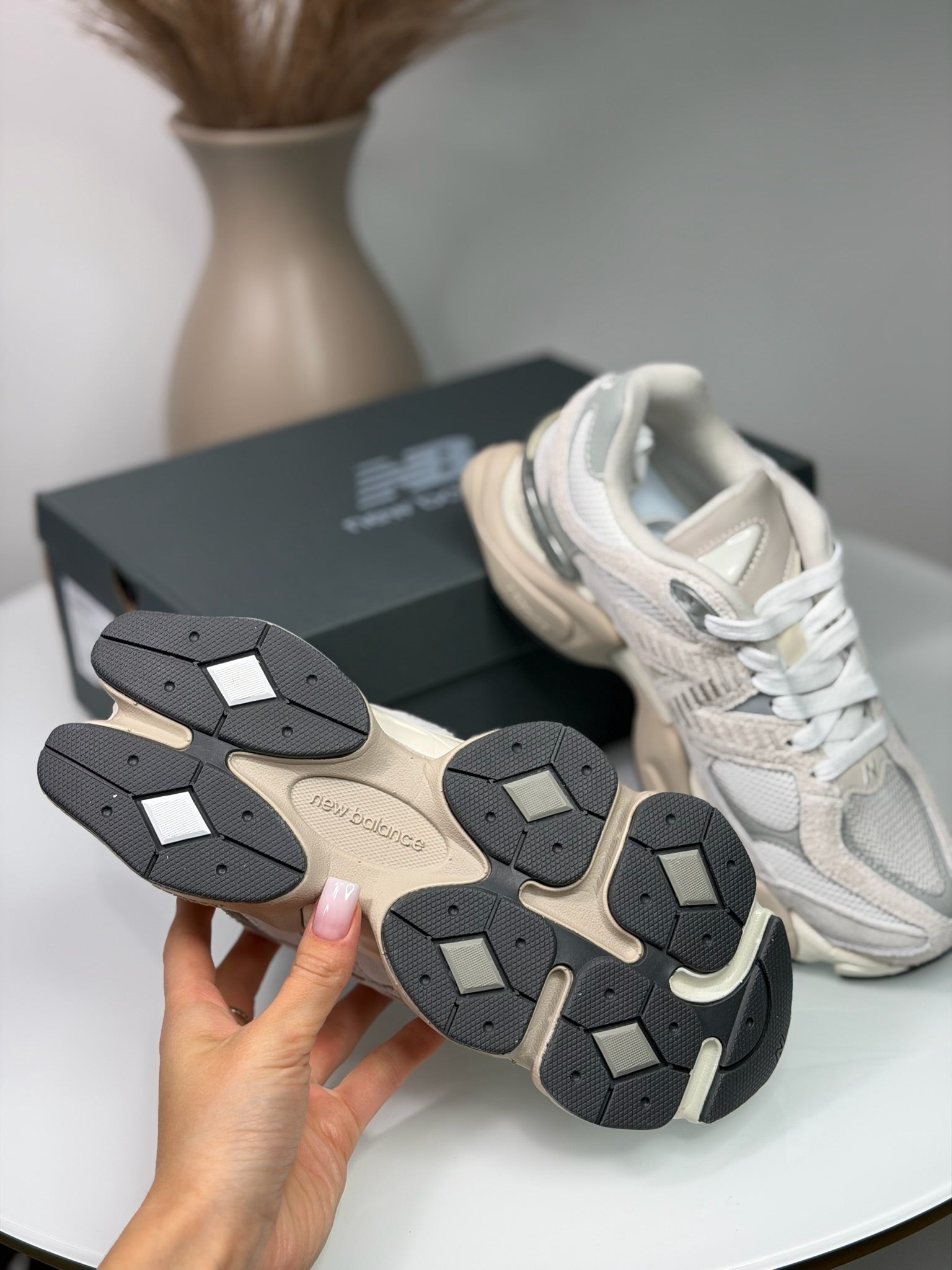 New Balance 9060