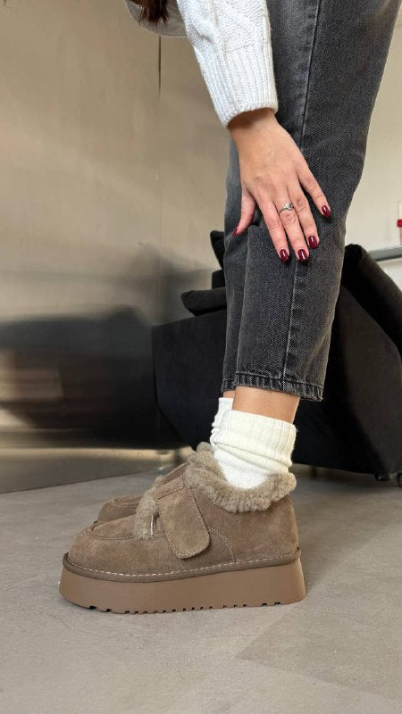 Natural Suede Winter Platform Boots – Chocolate / Black / Beige