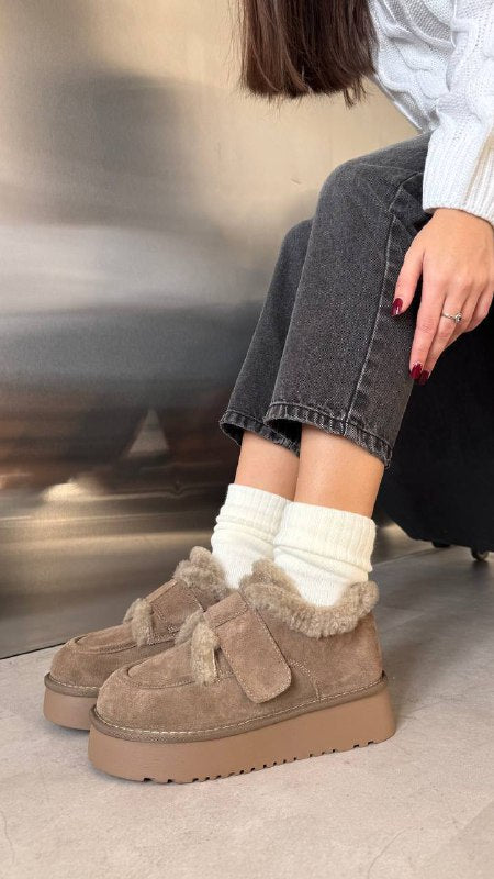 Natural Suede Winter Platform Boots – Chocolate / Black / Beige