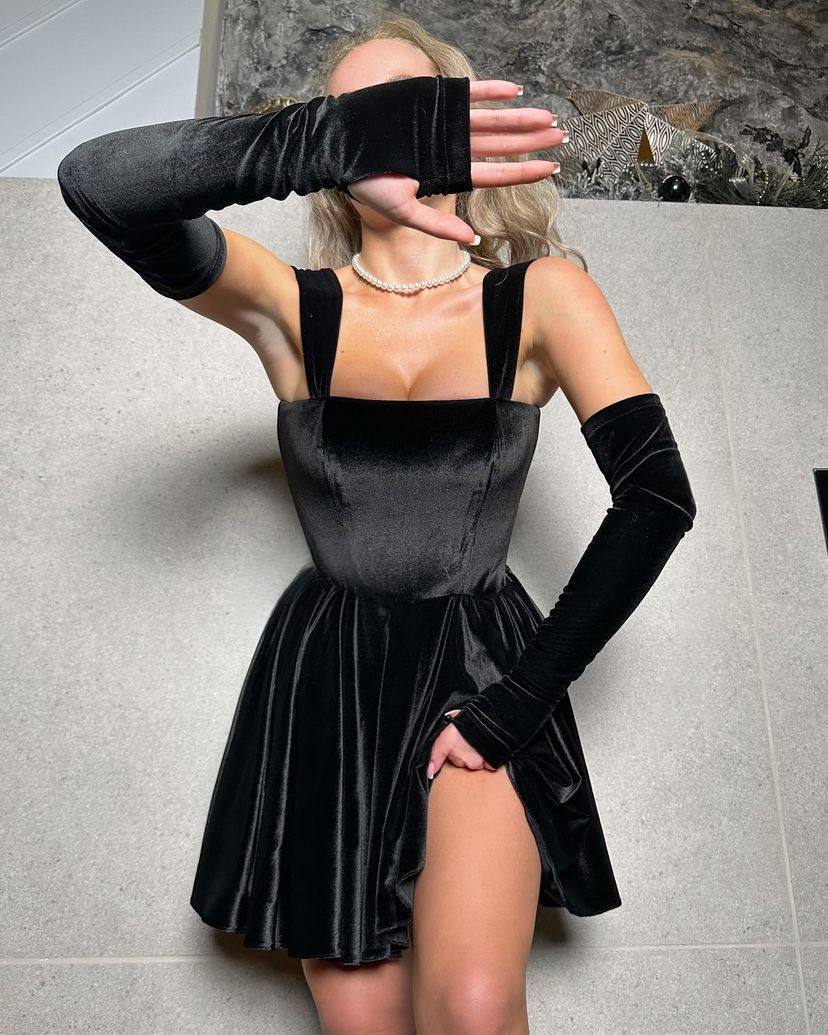 Velvet Corset Mini Dress with Matching Gloves – Festive Edition