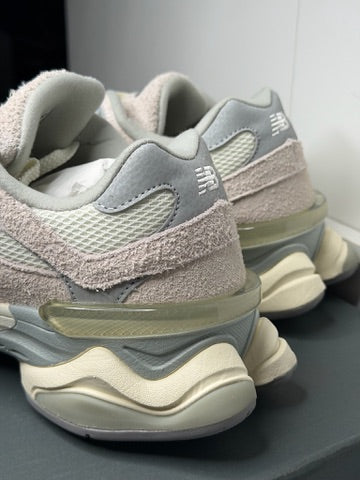 New Balance 9060 Moonbeam Sea Salt