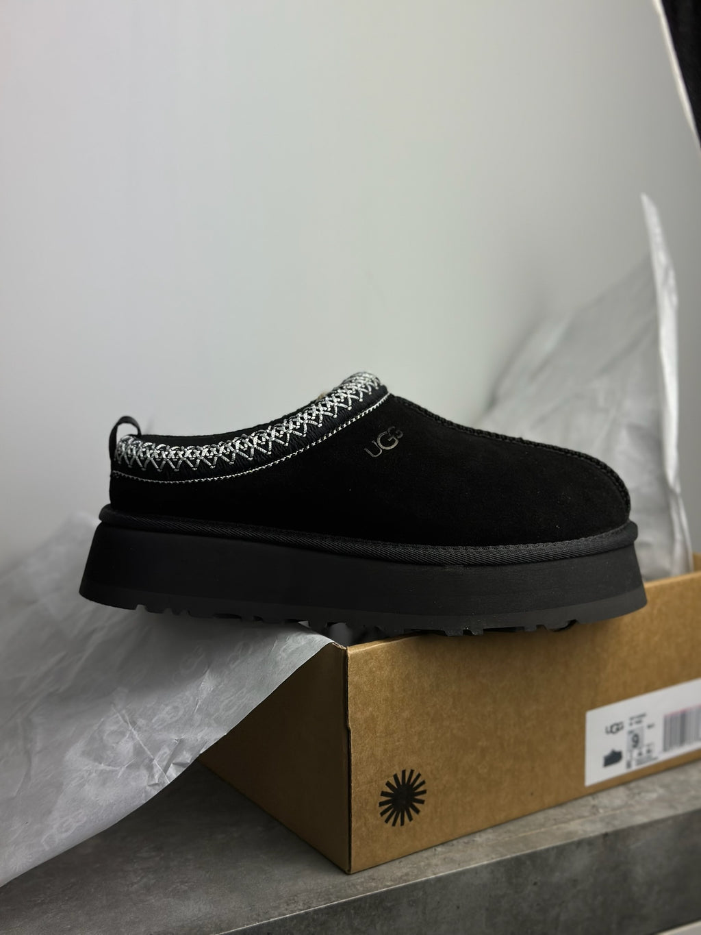 UGG Tazz Black slippers