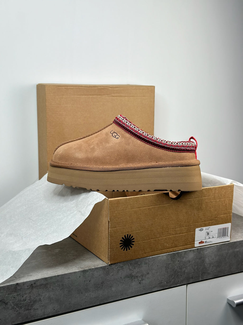 UGG Tazz Black slippers