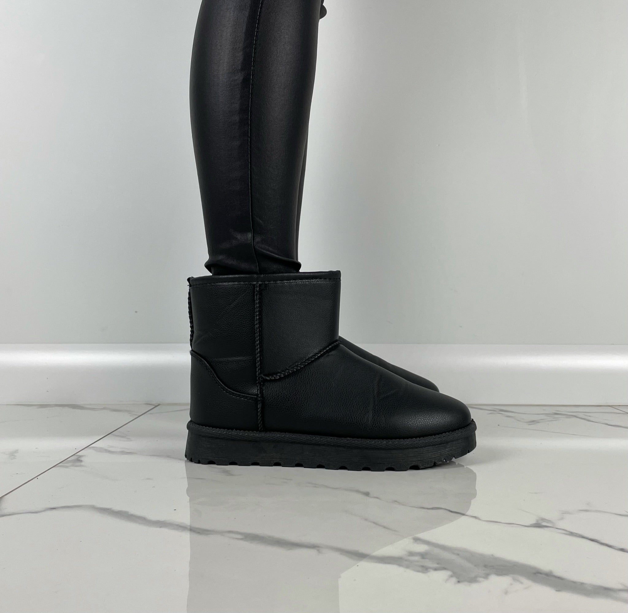 Black UGG