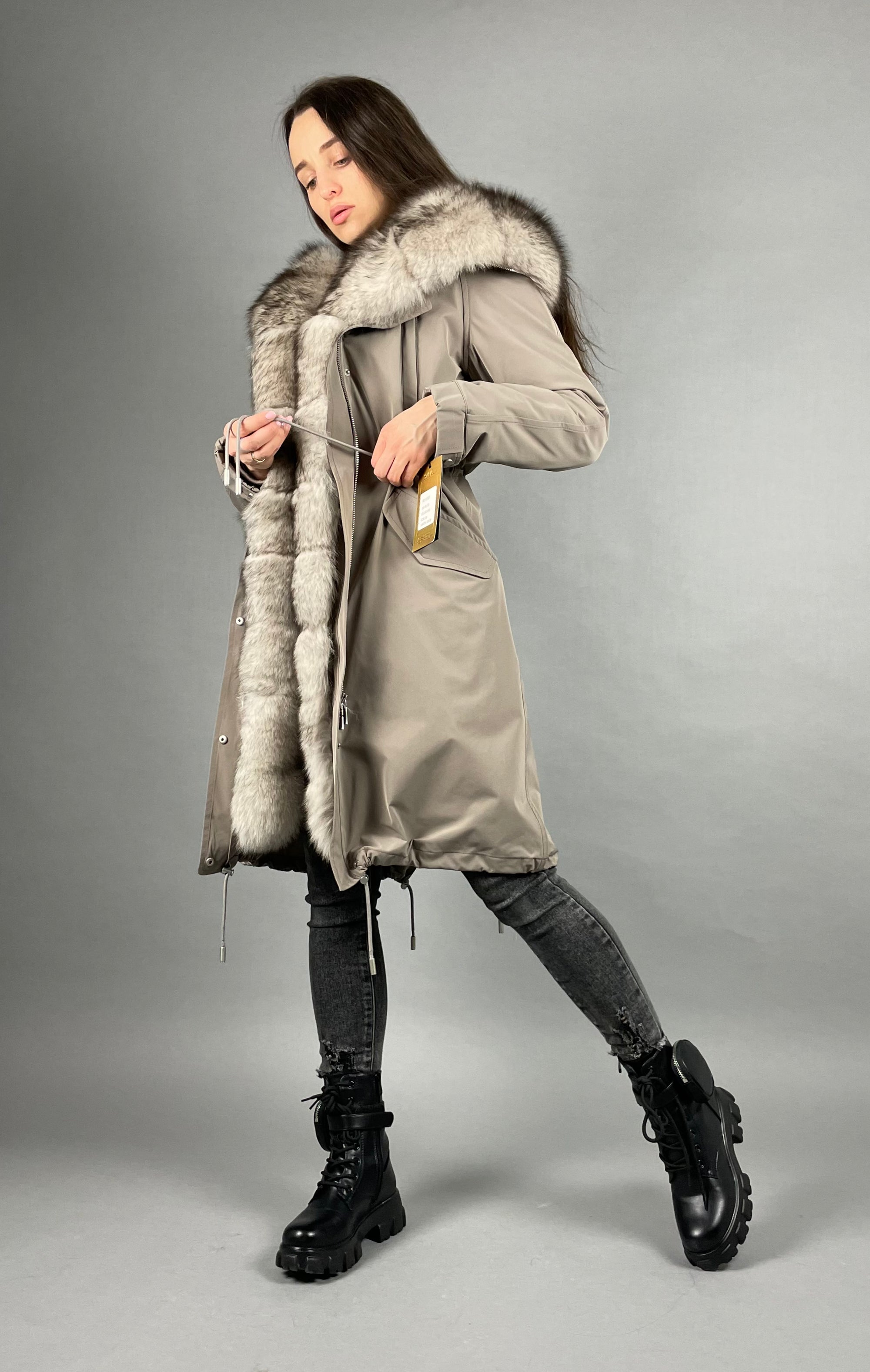 Parka LUX kapučīno (12) / balti melns (M16) / Rex sievietēm 103 cm