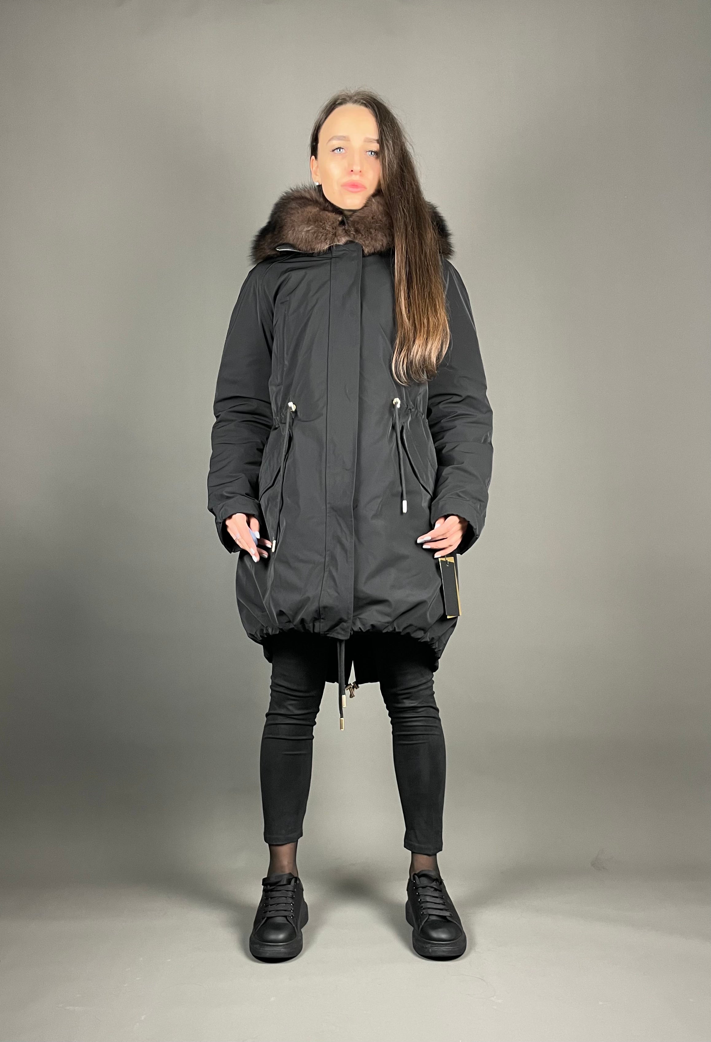 PARKA LUX BLACK ar BRŪNU Artic kažokādu un oderi ar REX truša kažokādu sievietēm 103 cm