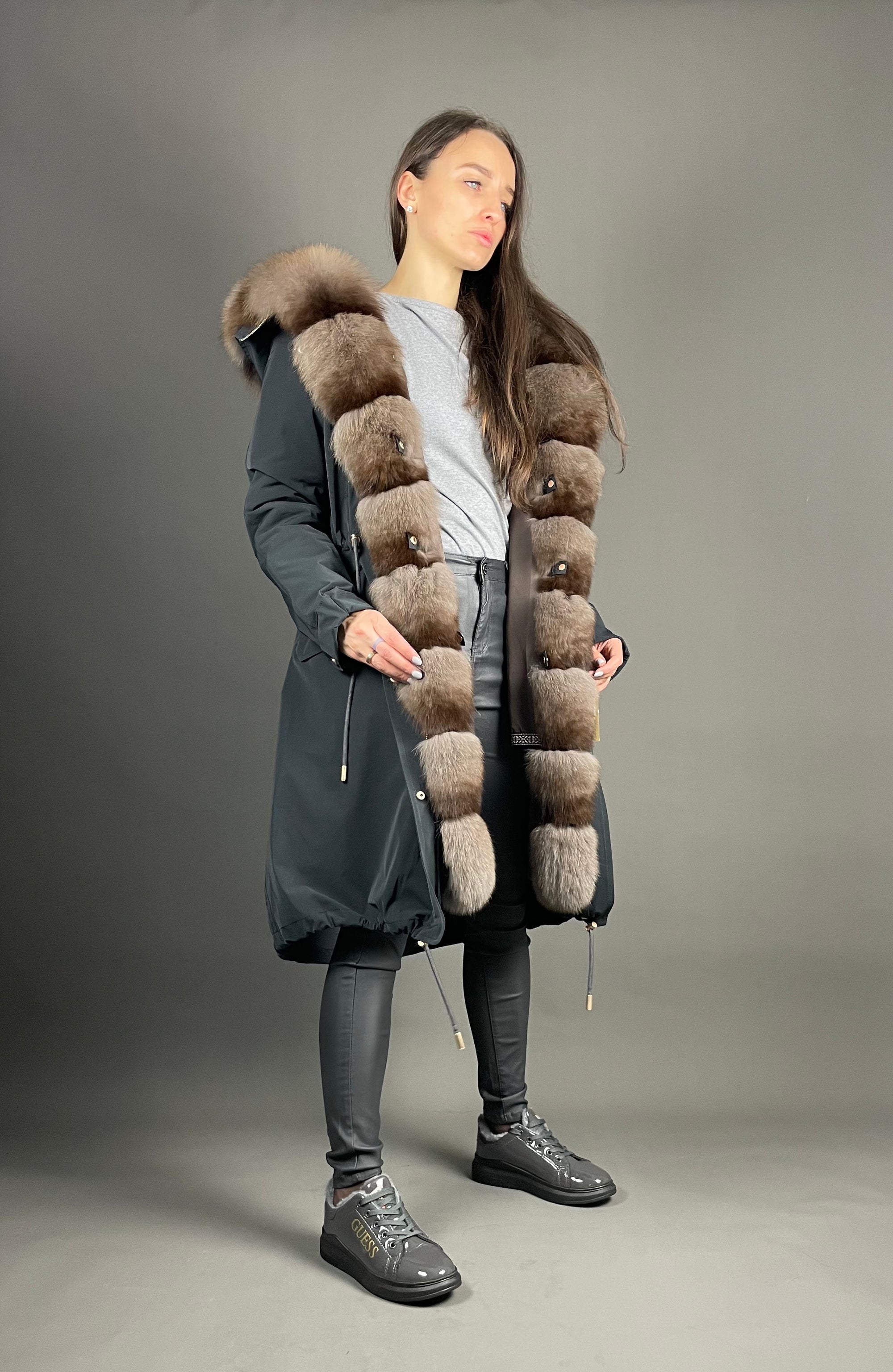 PARKA LUX Graphite ar gaiši brūnu Artic kažokādu un oderi Rex rabuti kažokāda sievietēm 103 cm