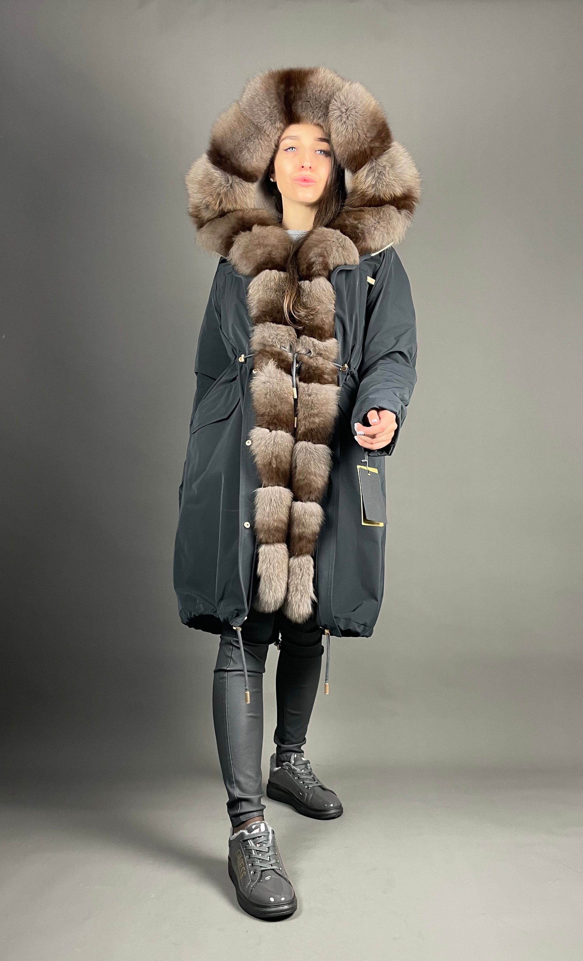 PARKA LUX Graphite ar gaiši brūnu Artic kažokādu un oderi Rex rabuti kažokāda sievietēm 103 cm