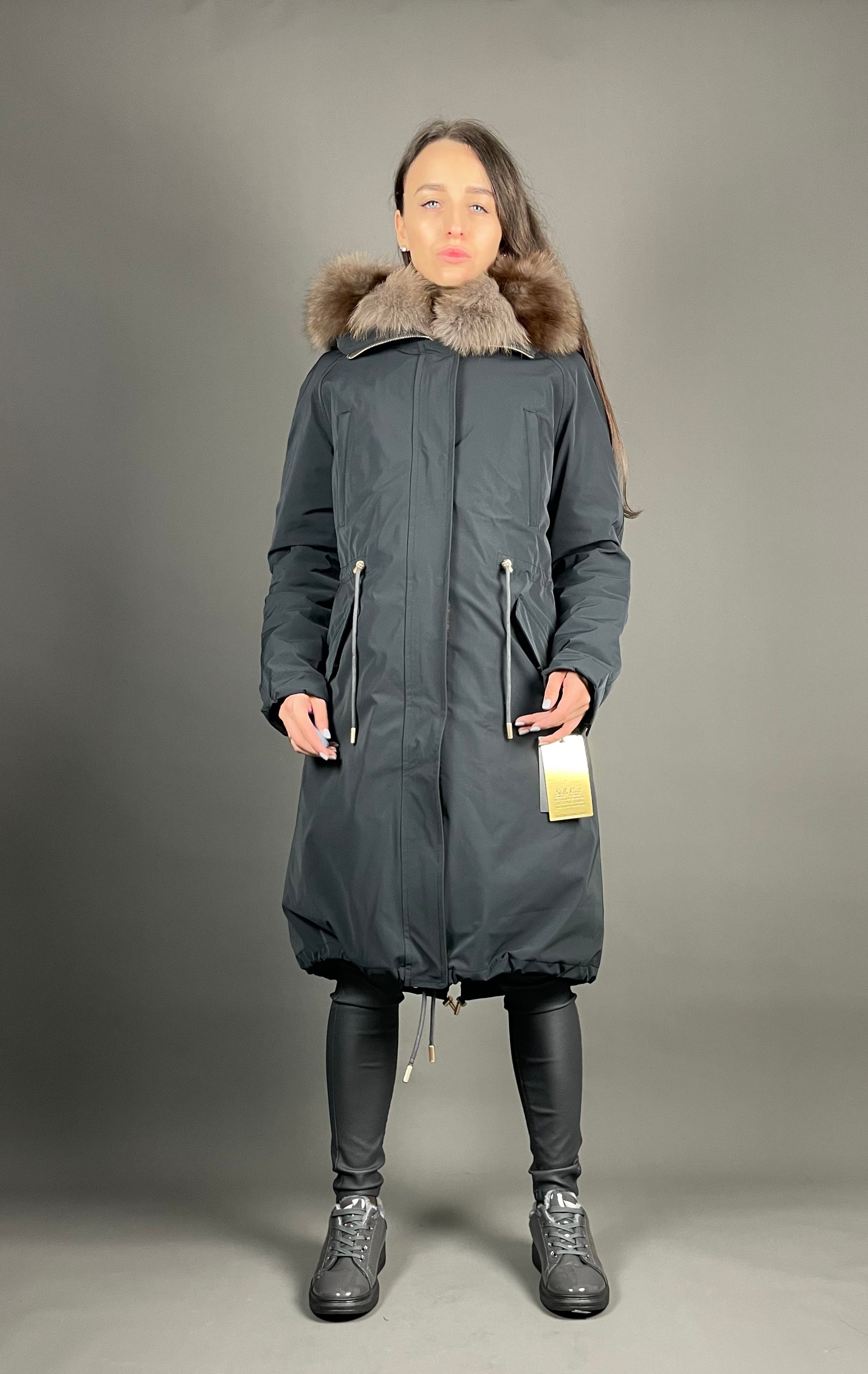 PARKA LUX Graphite ar gaiši brūnu Artic kažokādu un oderi Rex rabuti kažokāda sievietēm 103 cm