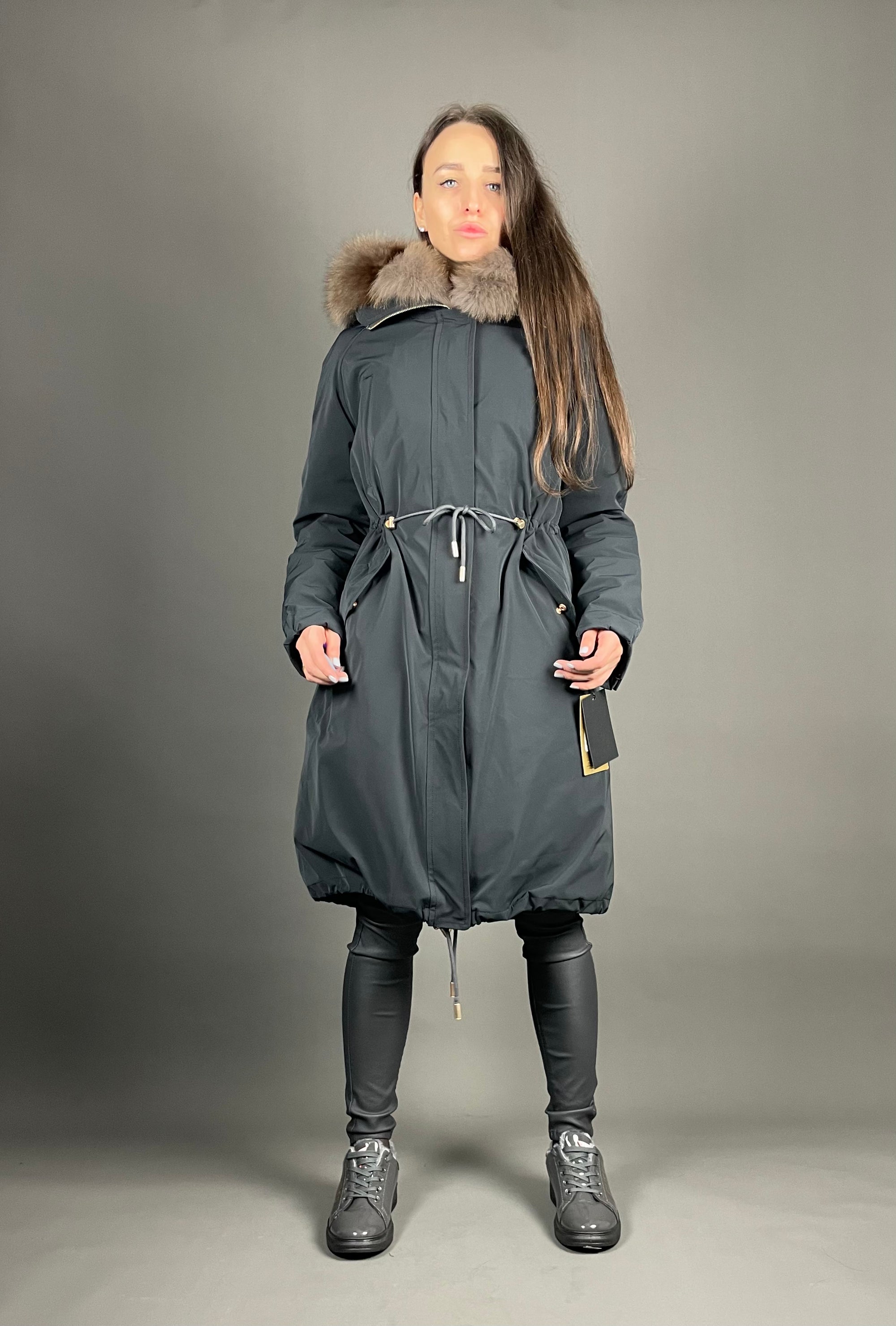 PARKA LUX Graphite ar gaiši brūnu Artic kažokādu un oderi Rex rabuti kažokāda sievietēm 103 cm