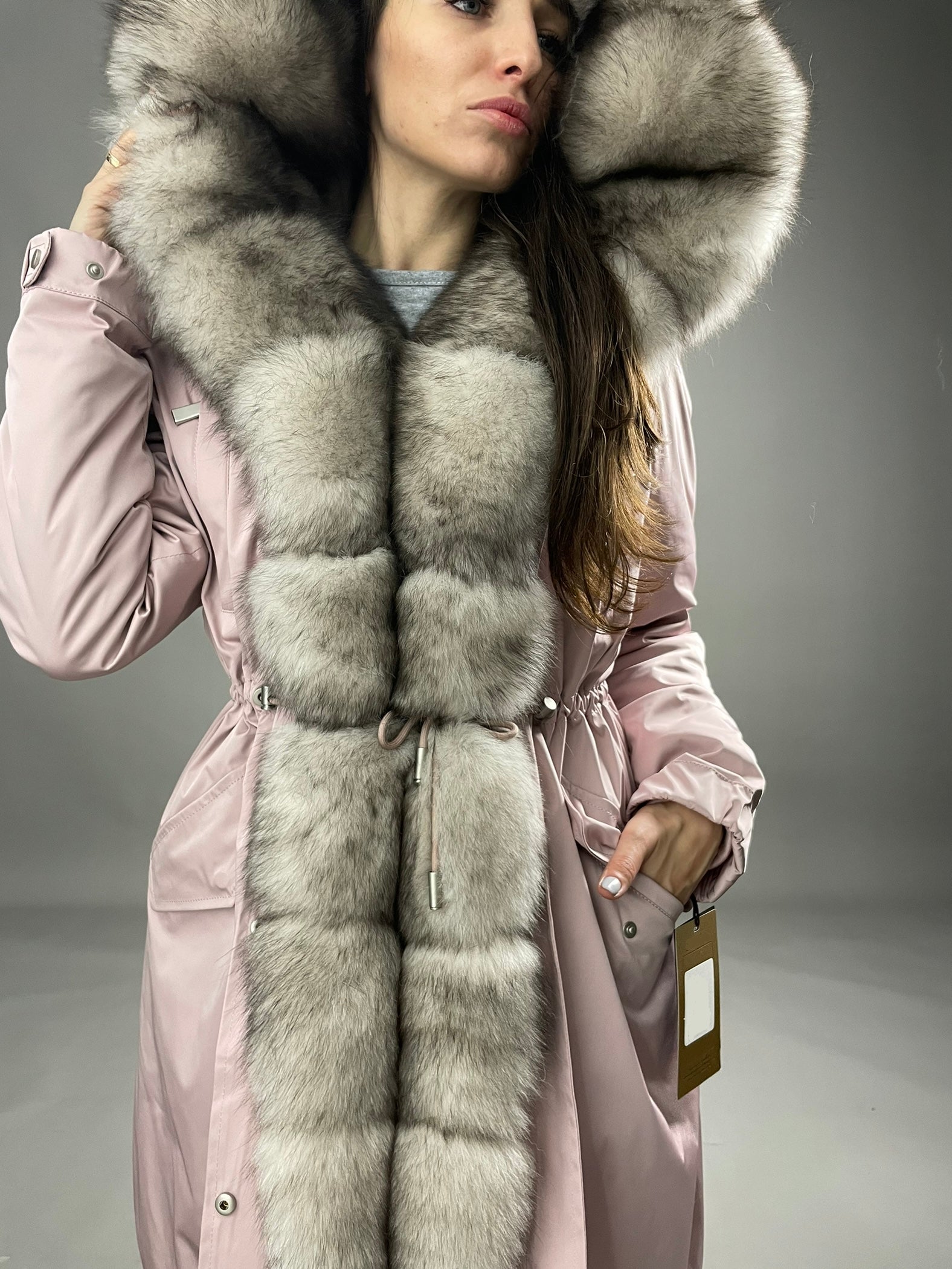 PARKA LUX Pink krāsa (194) ar balti melnu lapsas kažokādu (M16) / Rex sievietēm 95 cm