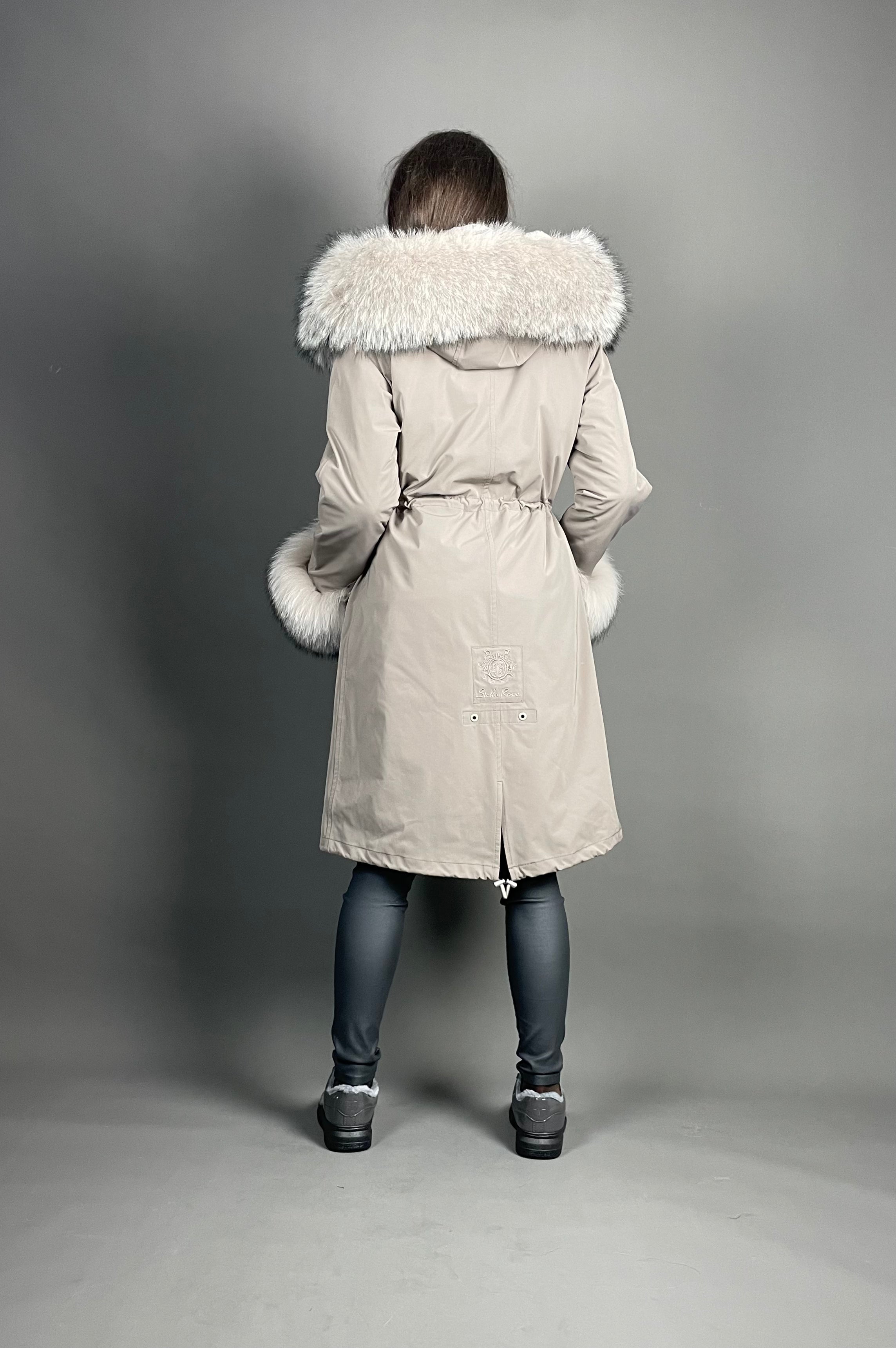 Parka LUX kapučīno (12) / Beigie Raccoon (M55) / Rex sievietēm 103 cm