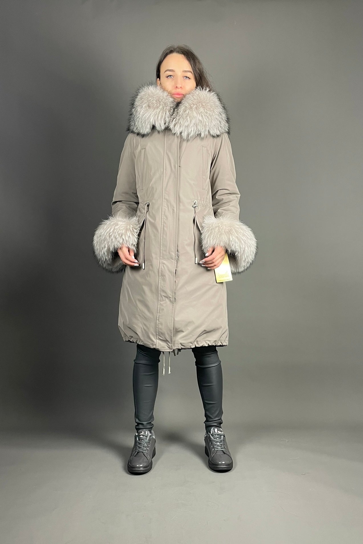 Parka LUX kapučīno (12) / Beigie Raccoon (M55) / Rex sievietēm 103 cm