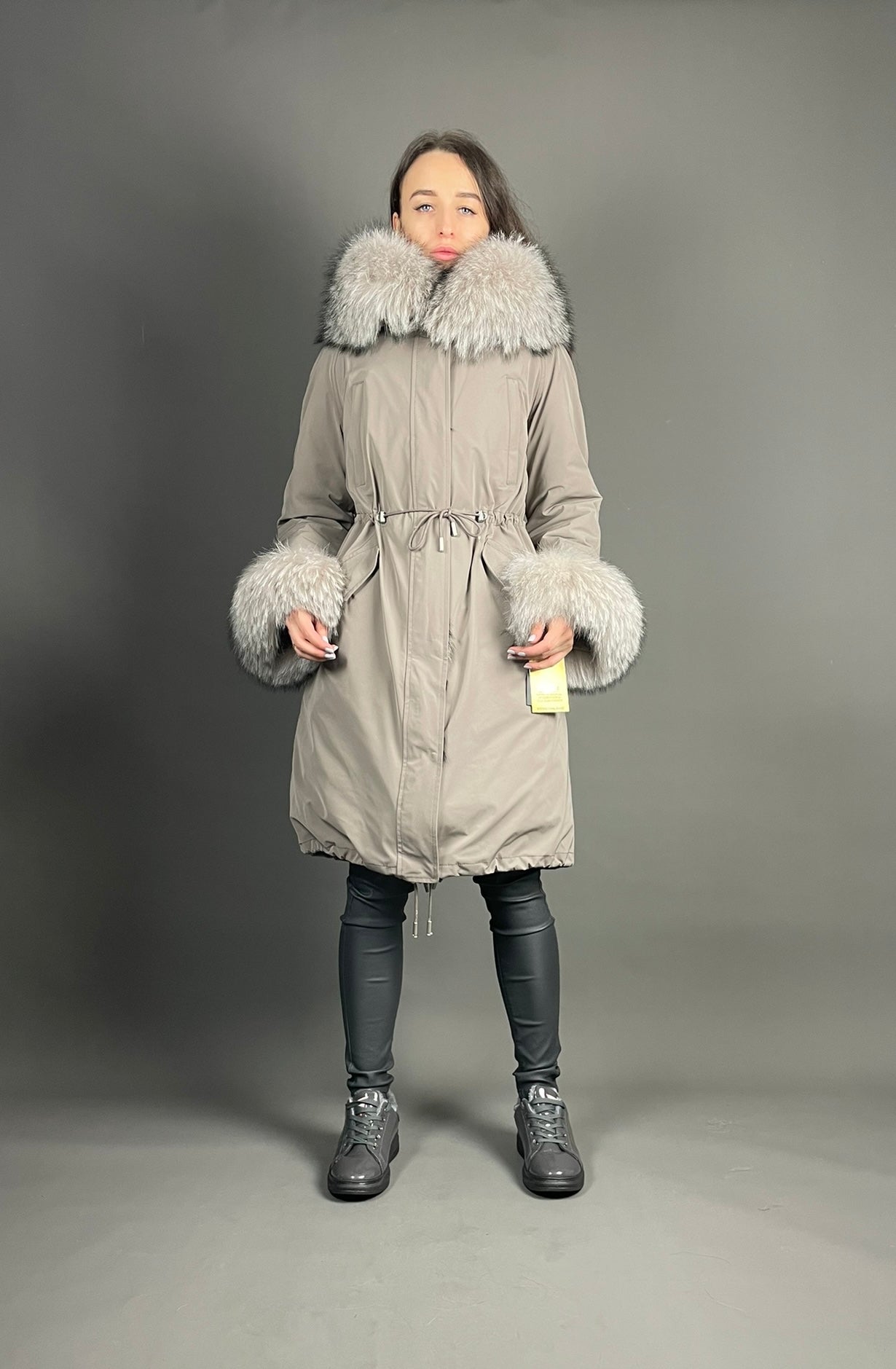 Parka LUX kapučīno (12) / Beigie Raccoon (M55) / Rex sievietēm 103 cm