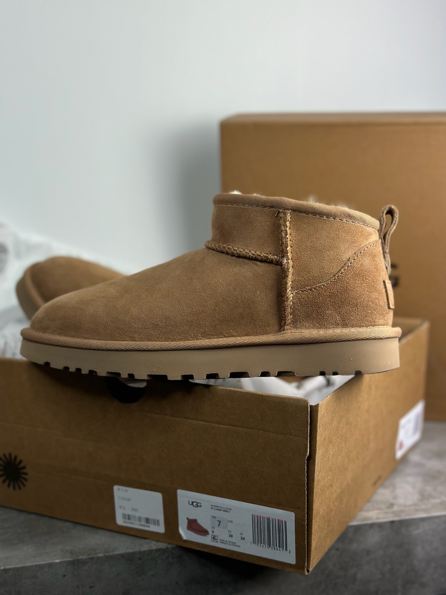 UNISEX UGG Classic Ultra Mini Boots grey
