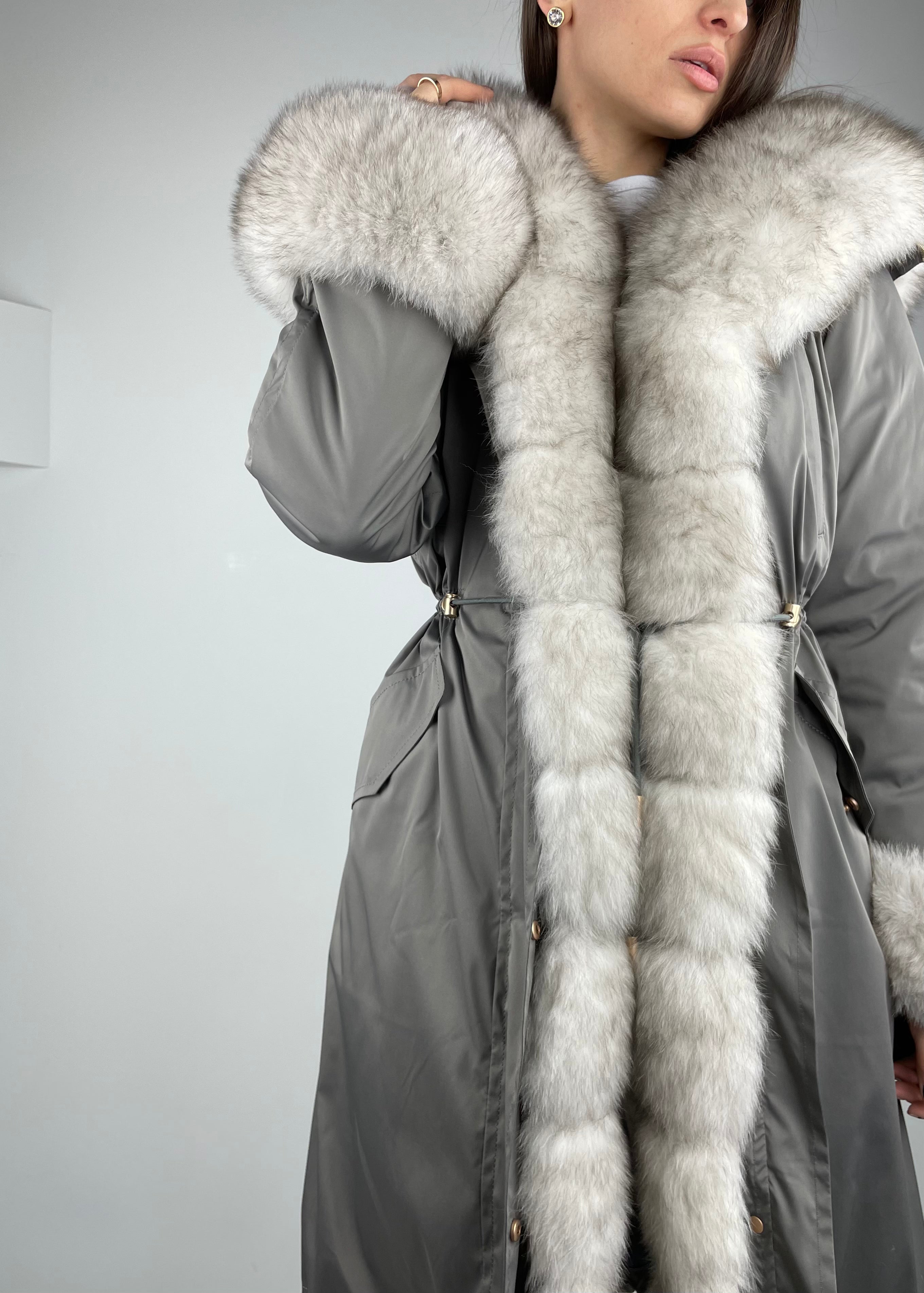 PARKA LUX Tumši pelēks (192) ar baltu kažokādu (M4) / Rex sievietēm 103 cm