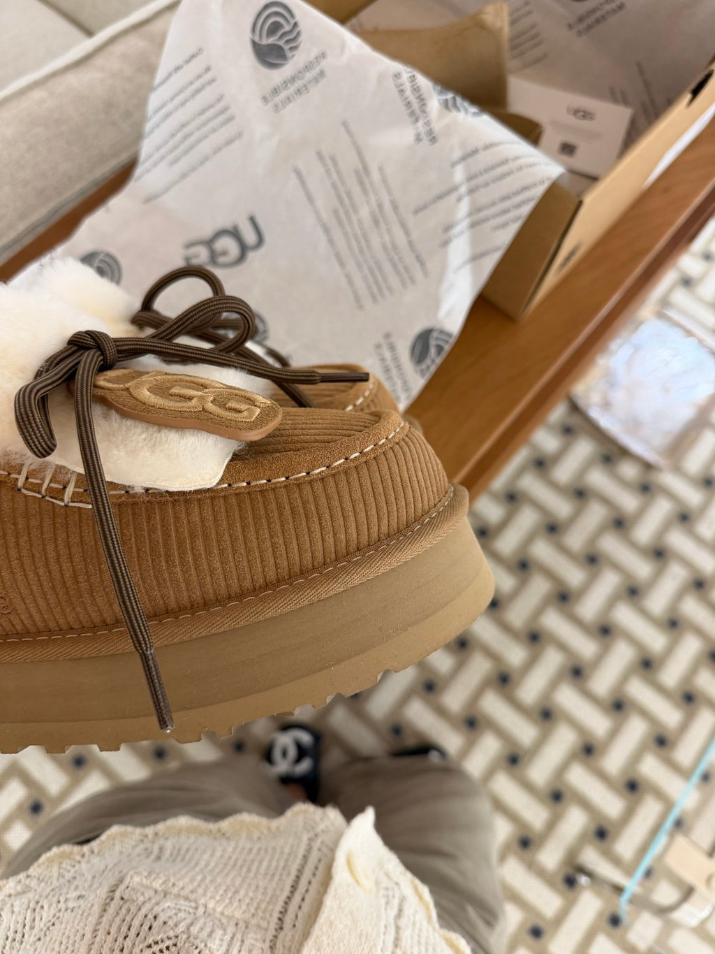 UGG DISQUETTE HERITAGE - Chinelos - chestnut