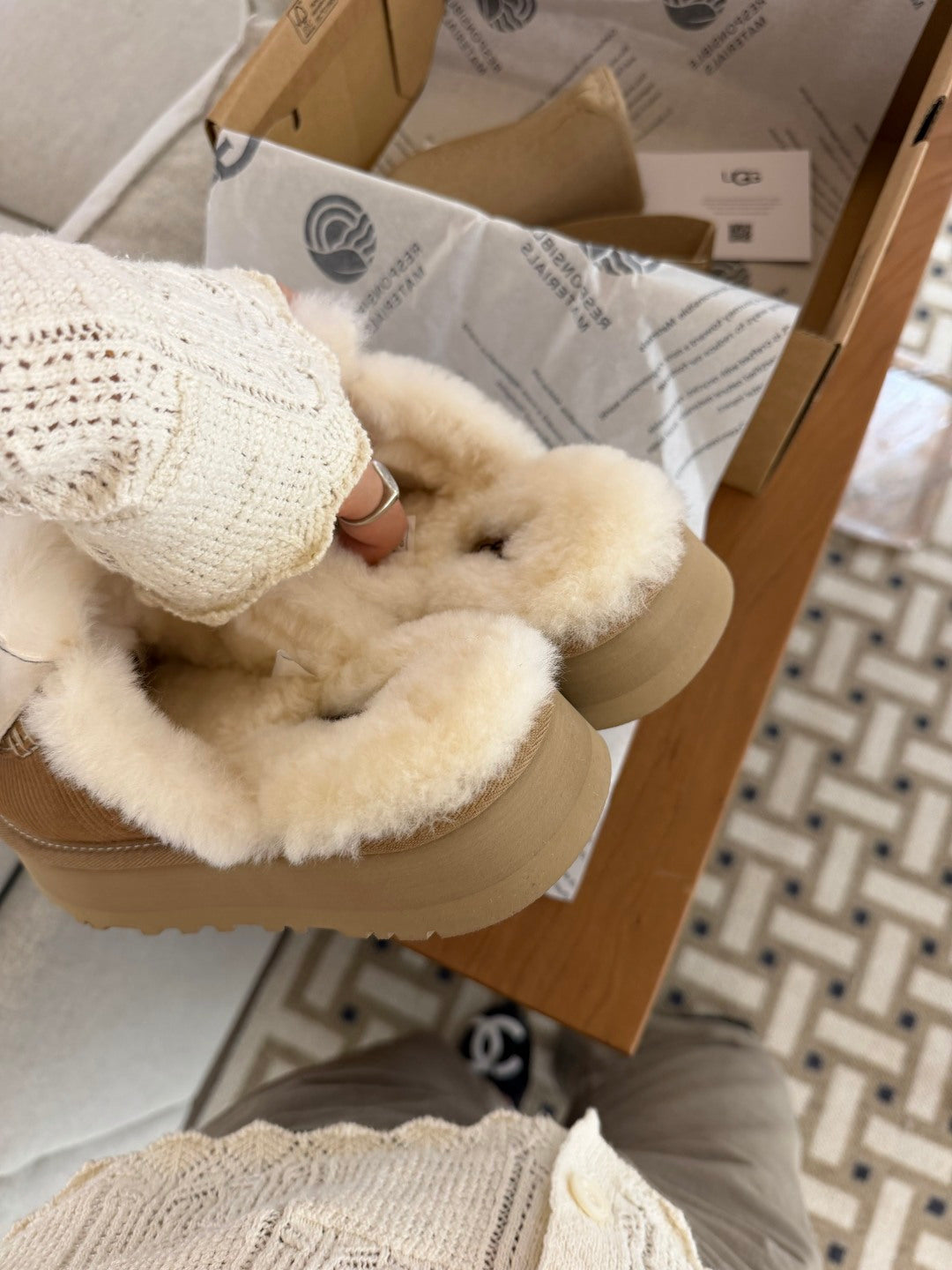 UGG DISQUETTE HERITAGE - Chinelos - chestnut