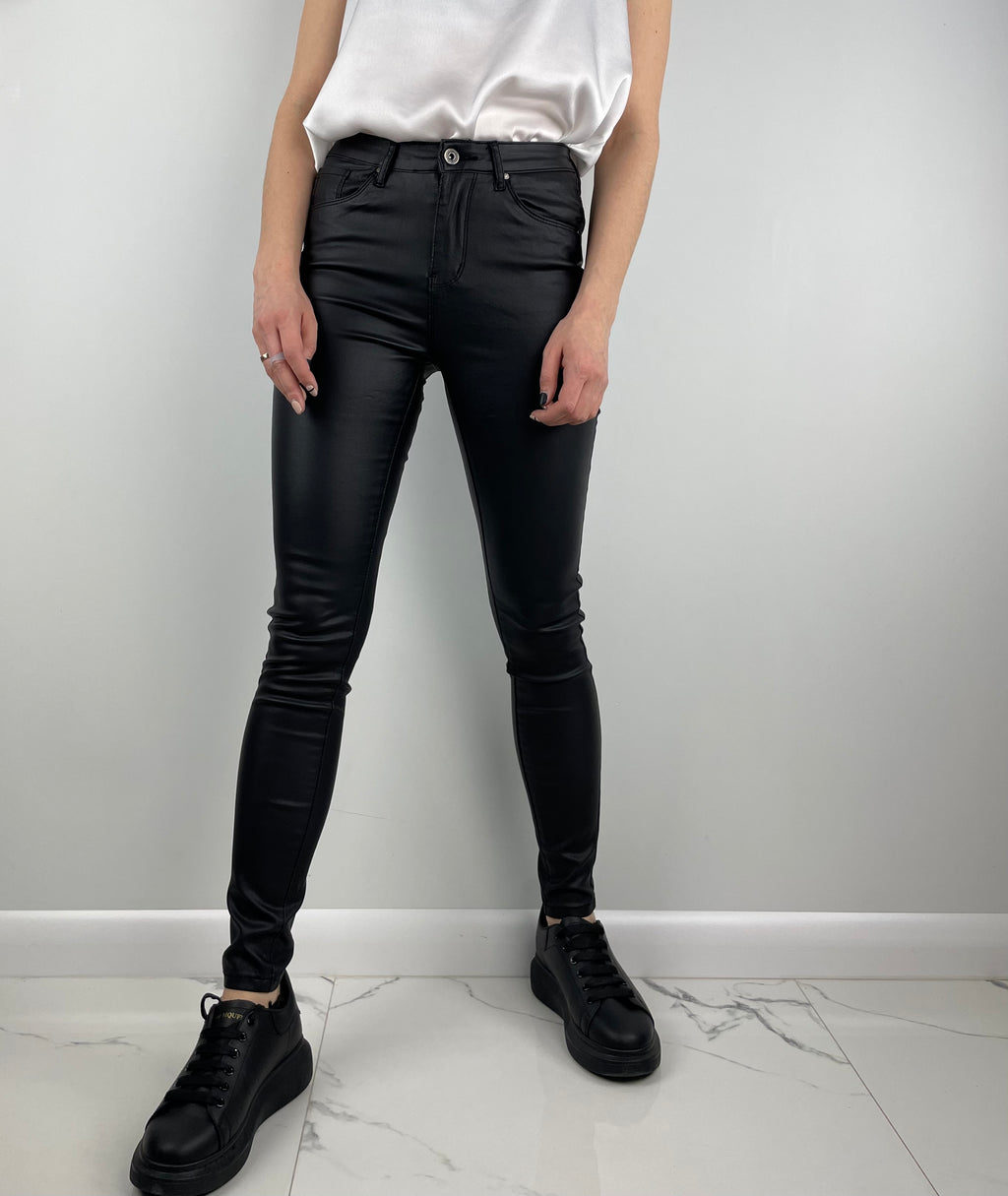 Melnas Eco Leather Bikses Labumi ar izolāciju