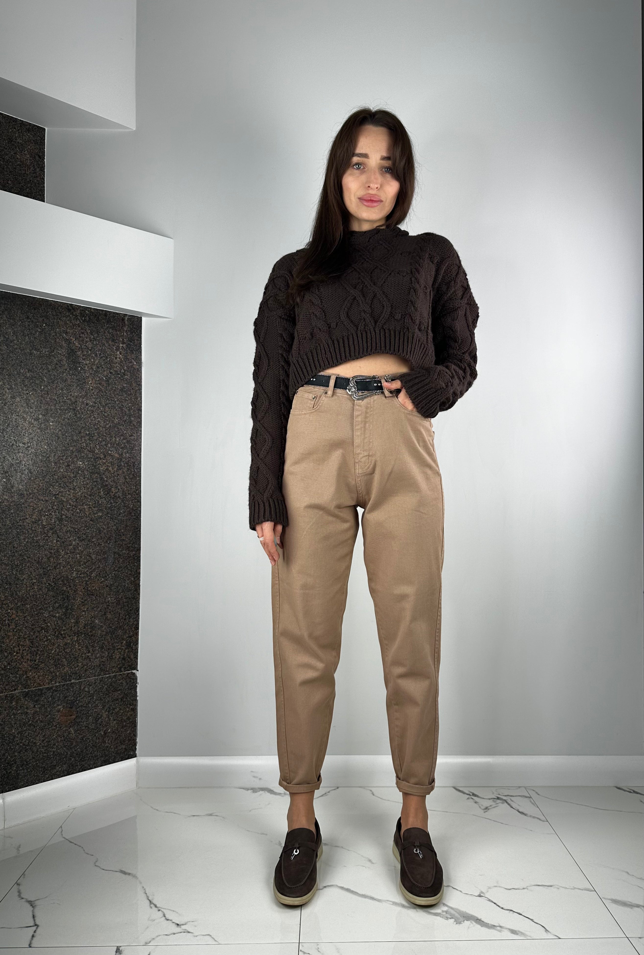 BROWN PULLOVER SWEATER