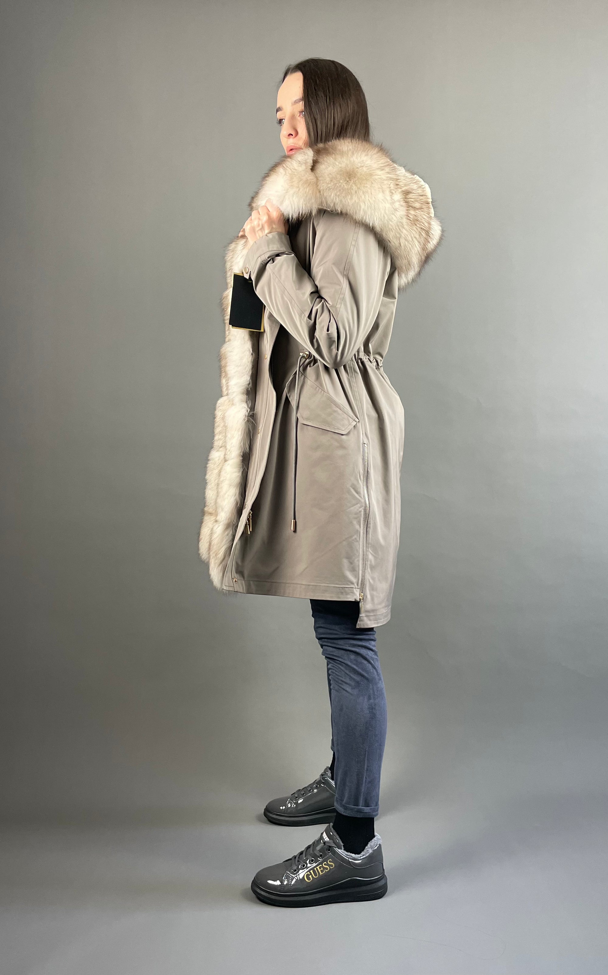 PARKA LUX kapučīno (12) ar balti dzeltenu kažokādu (M66) / Rex sievietēm 95 cm