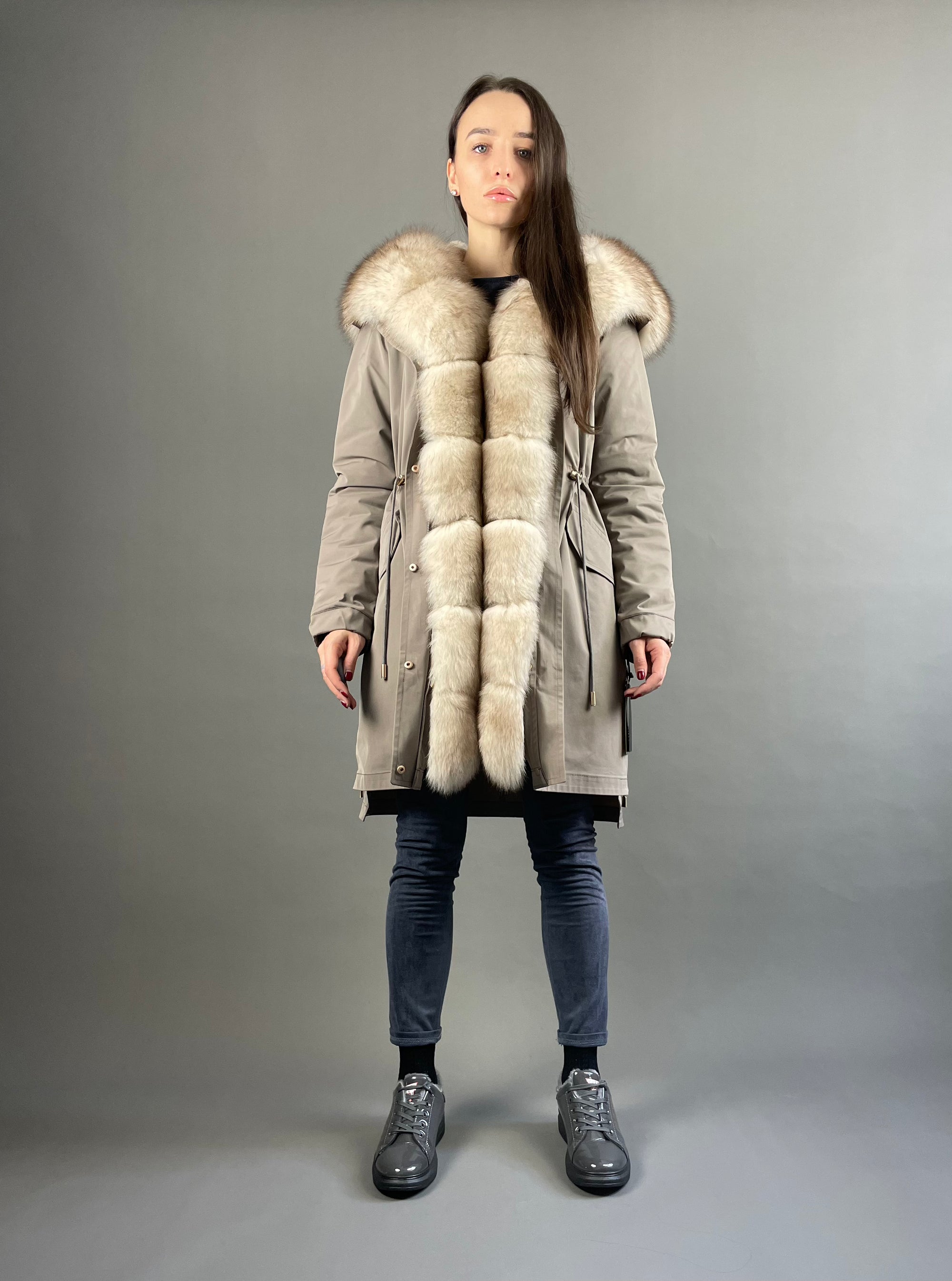 PARKA LUX kapučīno (12) ar balti dzeltenu kažokādu (M66) / Rex sievietēm 95 cm
