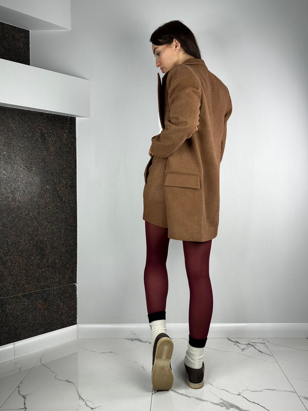 Filz-Anzug in Beige: Blazer und Shorts