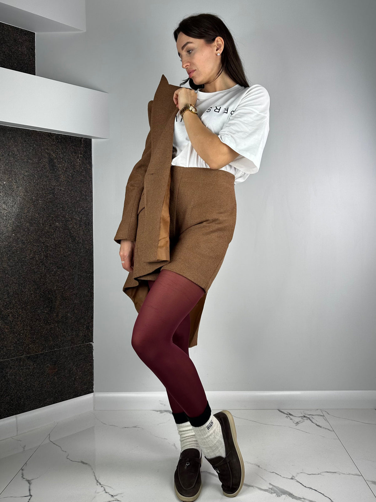 Filz-Anzug in Beige: Blazer und Shorts