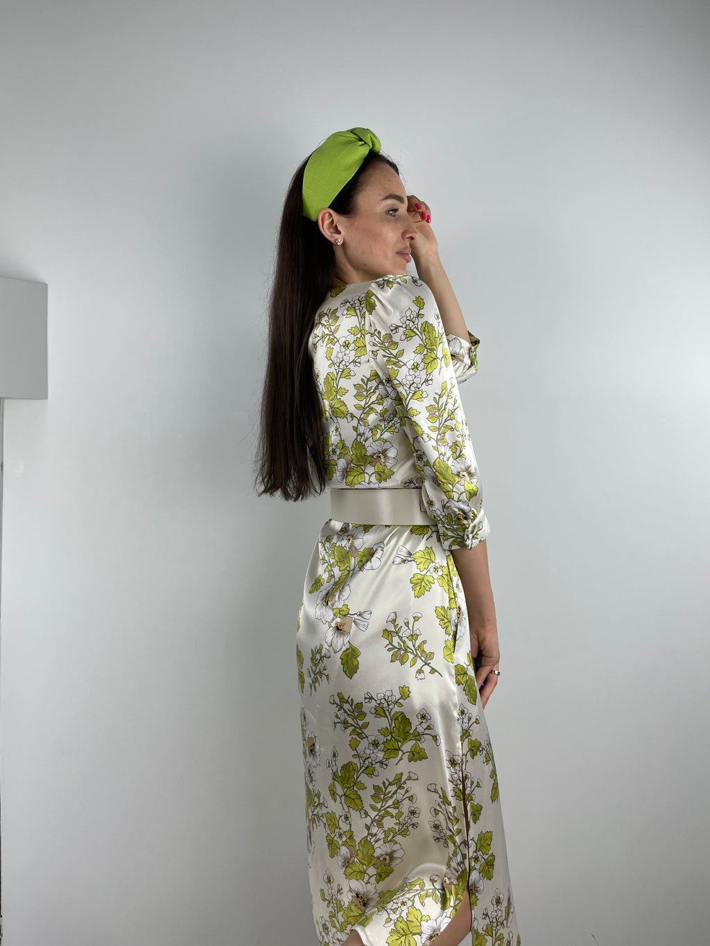 Robe longue en satin beige